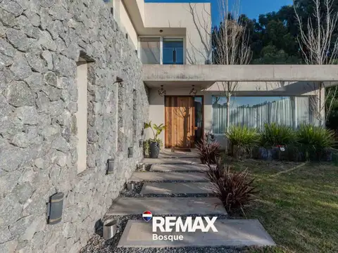 Casa en Venta en Barrio Golf 2, USD 470.000