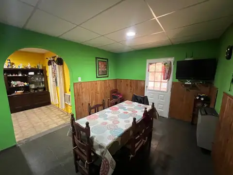 Casa 3 ambientes con 1 baño