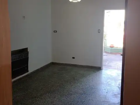 Depto Tipo Casa 3 ambientes con 1 baño