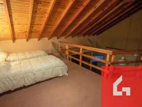 Casa en Alquiler con 1 cochera