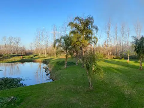 Lote con construcción a reciclar en Venta