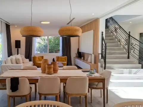 Miralagos - Residencia francesa en venta.