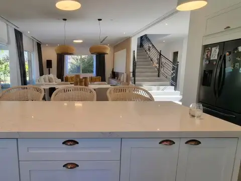 Casa en Venta de 4 dormitorios