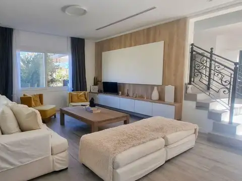 Casa en Venta en Club Miralagos, USD 1.100.000