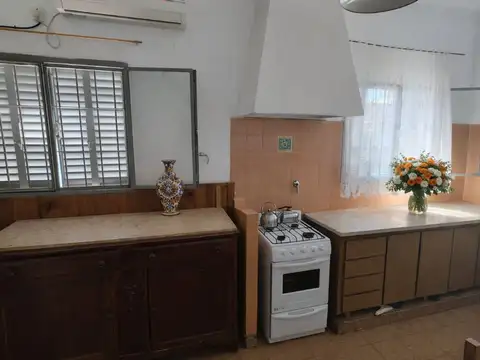 VENTA CASA 4 AMB EN BARRIO SAN BERNARDO LUJAN