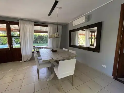 Casa 4 ambientes con 3 baños