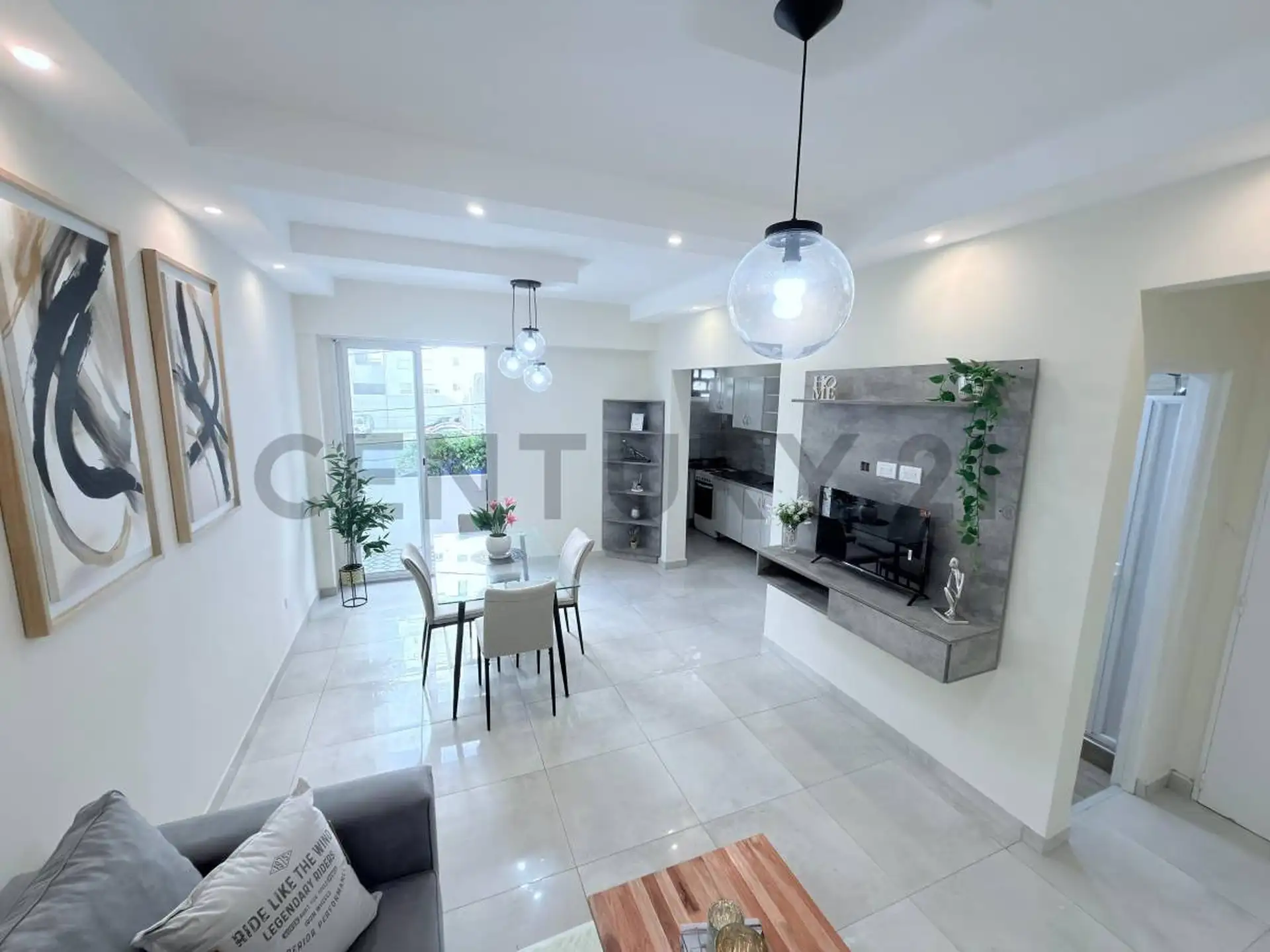 Depto 2 amb, 39m² reciclado con balcón — Zona Aldrey / Güemes