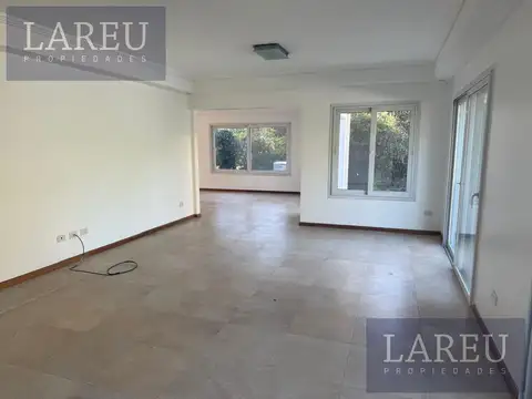 Casa 7 ambientes con 5 baños
