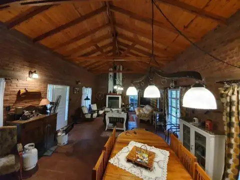 Casa en Venta con 2 cocheras