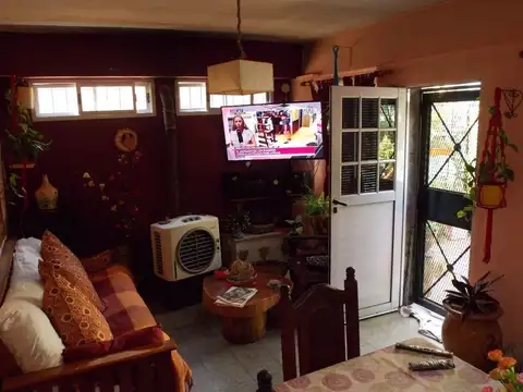 Depto Tipo Casa en Venta 50 años