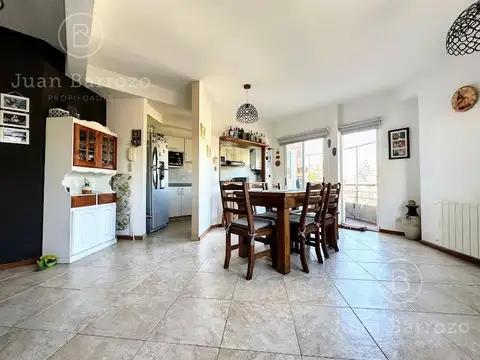 Venta Departamento de 3 ambientes con cochera en Banfield Este