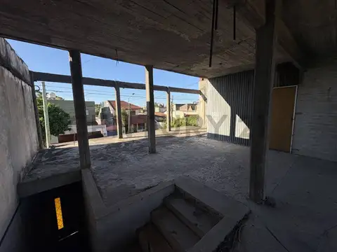 Venta amplio Lote con salida directa a capital - Lanús