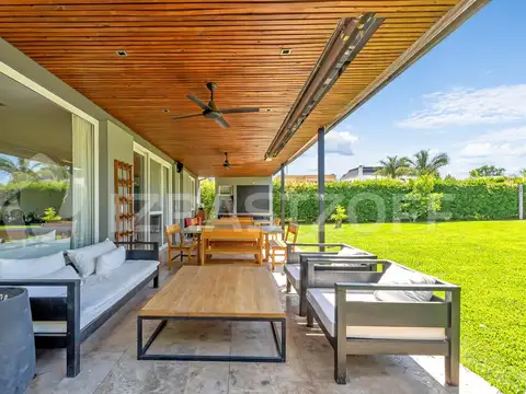 Casa en venta en Las Liebres 4 dorm, jardin y pileta