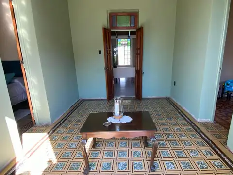 Casa 5 ambientes con 1 baño