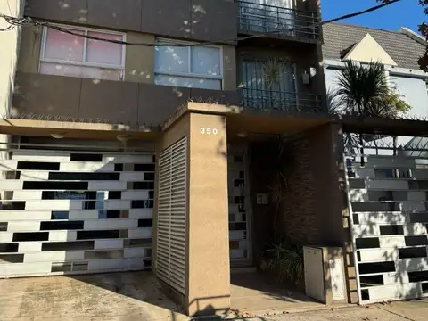 IMPECABLE Y LUMINOSO DEPARTAMENTO EN VENTA. VILLA SARMIENTO