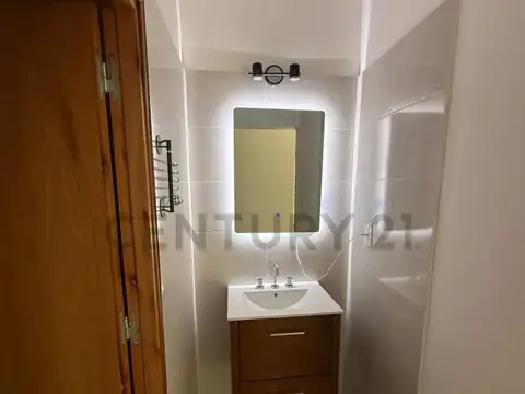 Casa 6 ambientes con 2 baños