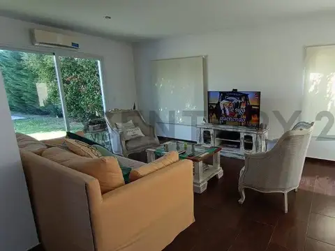 Casa en Alquiler de 3 dormitorios