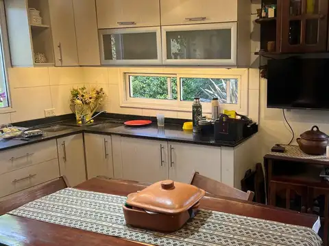 Casa 6 ambientes con 4 baños