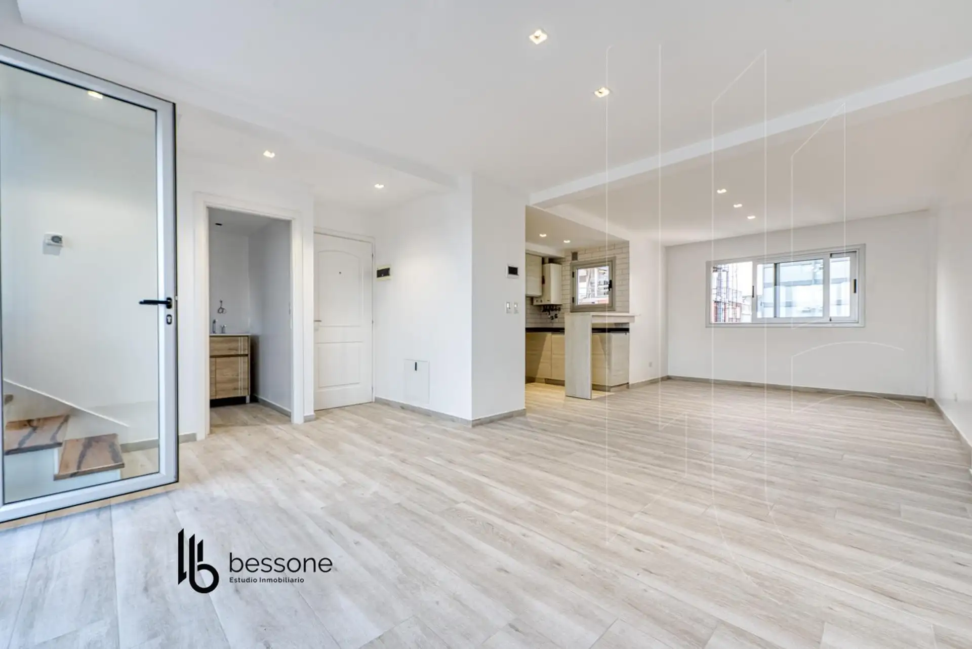 Departamento 3 amb en duplex con cochera y baulera - Plaza Mitre