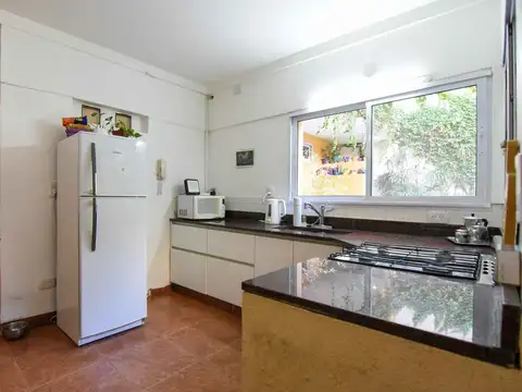 Casa 6 ambientes con 3 baños