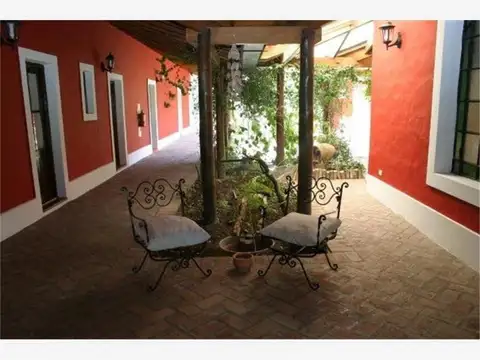 Hotel en Venta en Campana, USD 380.000