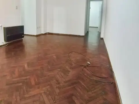 DPTO. CON PATIOS ZONA CENTRO