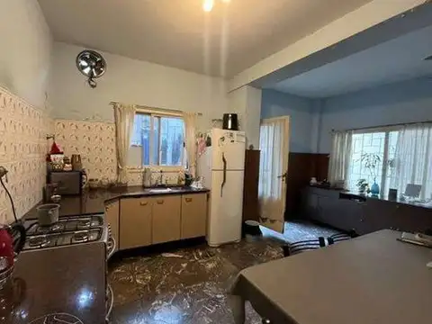 Casa en venta de 6 ambientes en Lomas Del Mirador
