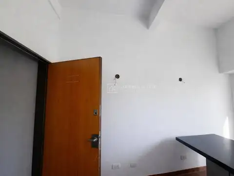 Venta de Oficina 1 Ambiente en Lado Norte SÚPER CENTRICO, Caseros