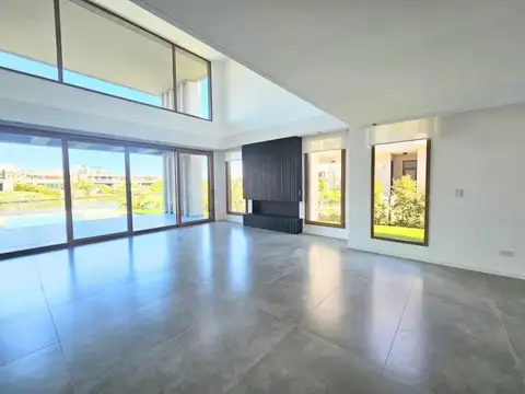 Casa en Alquiler de 4 dormitorios