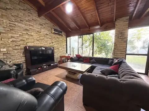 VENTA CASA 6 AMBIENTES PATIO QUINCHO COCHERA