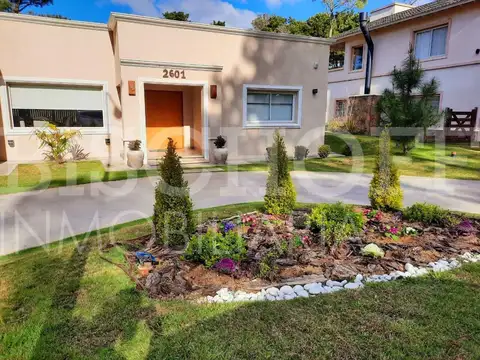 Casa 3 ambientes con 4 baños