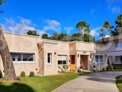 Casa en Alquiler Temporal en Pinamar, USD 300