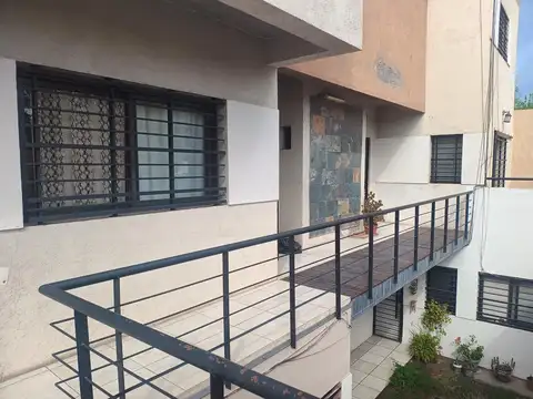 Departamento tipo dúplex en barrio bancario godoy cruz mendoza