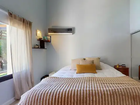 Casa 8 ambientes con 6 baños