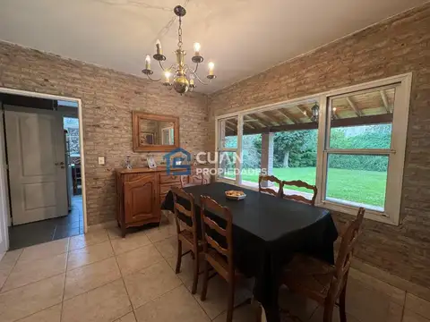 Casa 4 ambientes con 2 baños