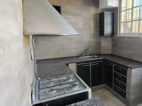 Tipo Casa 2 Ambientes en 1 Piso Ent Ind con Cochera Terraza y Quincho
