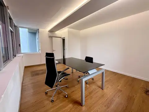 Oficina en Alquiler en Olivos, USD 2.790