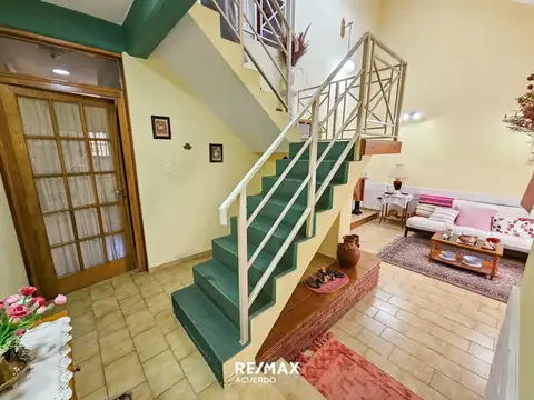 CASA TRES DORMITORIOS EN VENTA APTA CREDITO