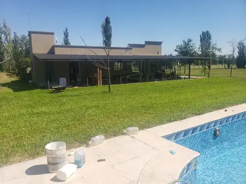 Casa Quinta  en Alquiler en Carlos Keen, Luján, G.B.A. Zona Oeste