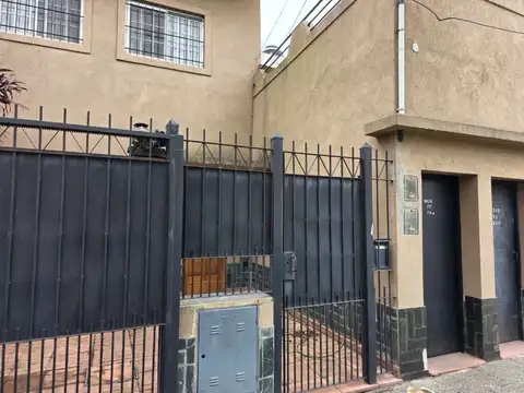 VENTA PH 2 AMB PATIO COCHERA SIN EXP GERLI LANUS