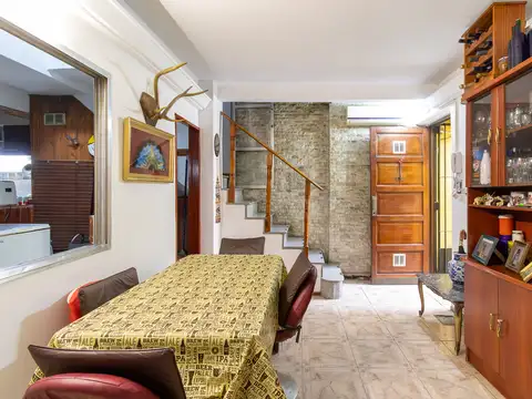 Depto Tipo Casa en Venta 40 años