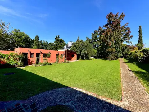 Casa 5 ambientes con 3 baños