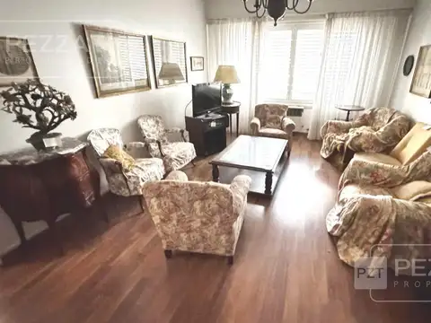 Departamento de 3 ambientes en venta. Dependencia de servicio. Z/ Plaza Mitre