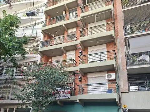 SEMIPISO UN DORMITORIO CON COCHERA EN ALQUILER