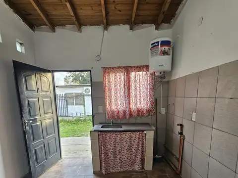 Casa 2 ambientes con 1 baño
