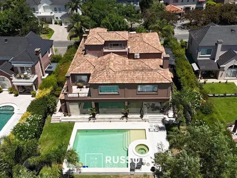 VENTA CASA 4 DORM EN SUITE AL LAGO - LOS CASTORES - NORDELTA