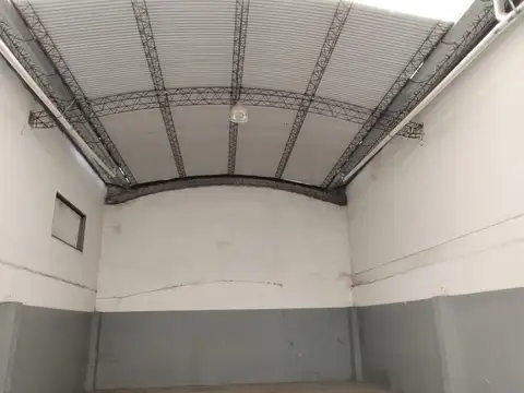 Galpon en Alquiler 35  mts Fondo