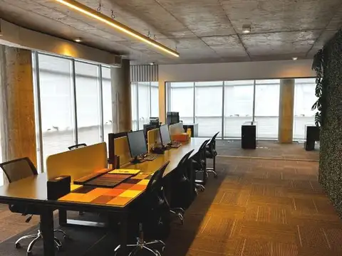 Oportunidad Real! Espectacular Oficina de 175 mts en Esquina con 2 cocheras. EN ALQUILER!