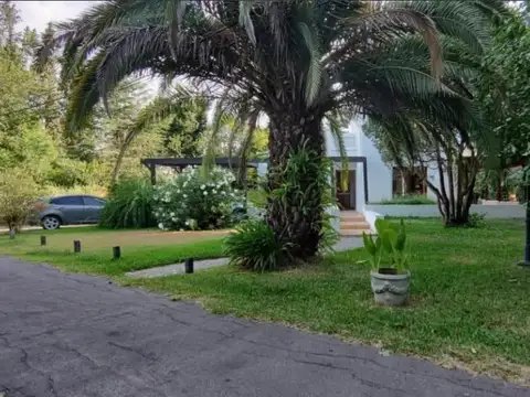 Casa en Alquiler en Countries y Barrios Cerrados en Escobar, USD 800.000
