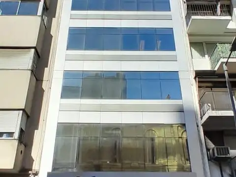Excelente oficina a metros de Av. Santa Fé